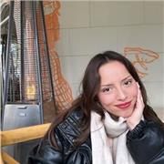 Soy estudiante de Economía y cuento con experiencia enseñando y ayudando a reforzar materias escolares